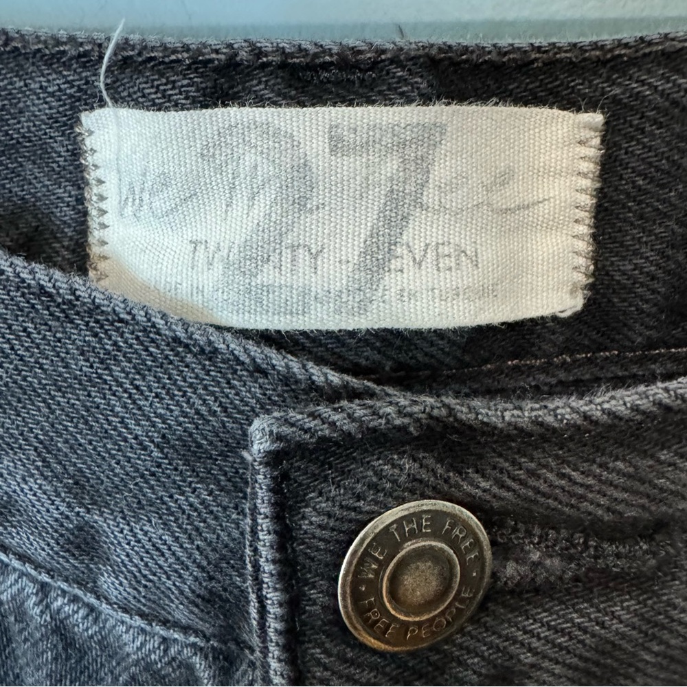 Free People We the Free Distressed Black Maggie Jeans. Button Fly. Size 27 - Picture 3 of 15